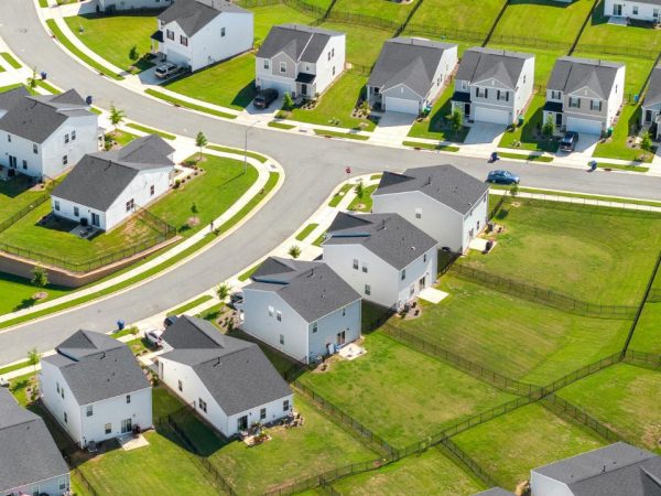 perbedaan rumah cluster dan residence