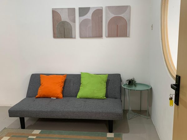 rumah 2 lantai mungil cantik karadenan townhouse